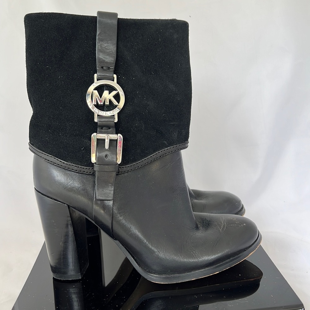 Michael Kors boots,size 6.